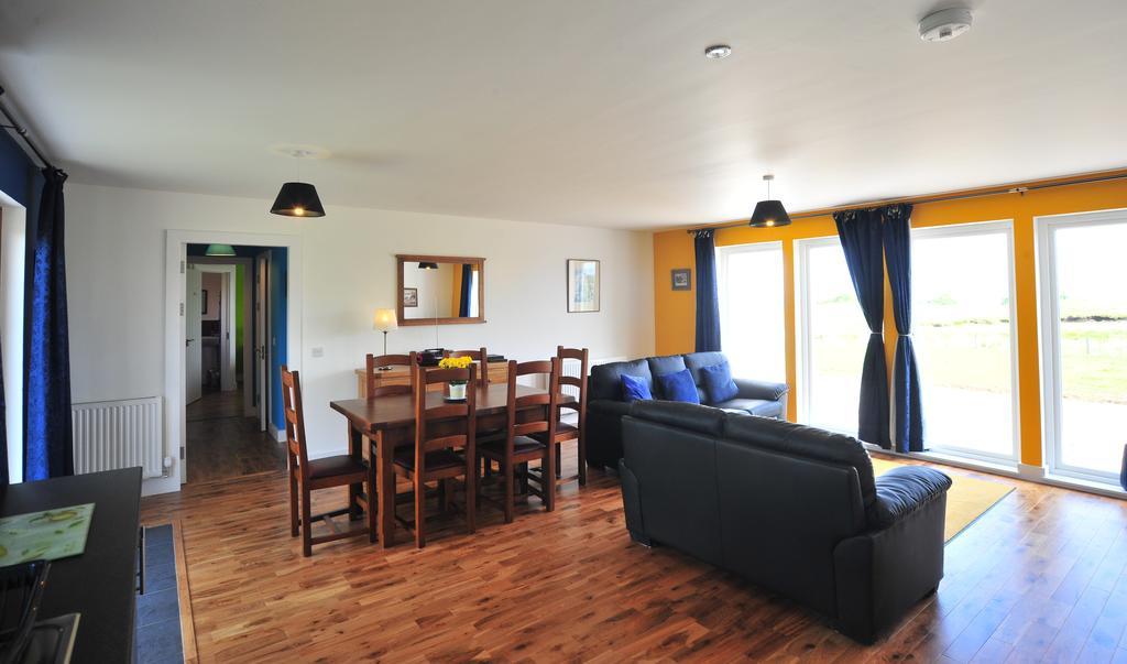 Hartaval & Baca Ruadh Apartman Staffin Kültér fotó